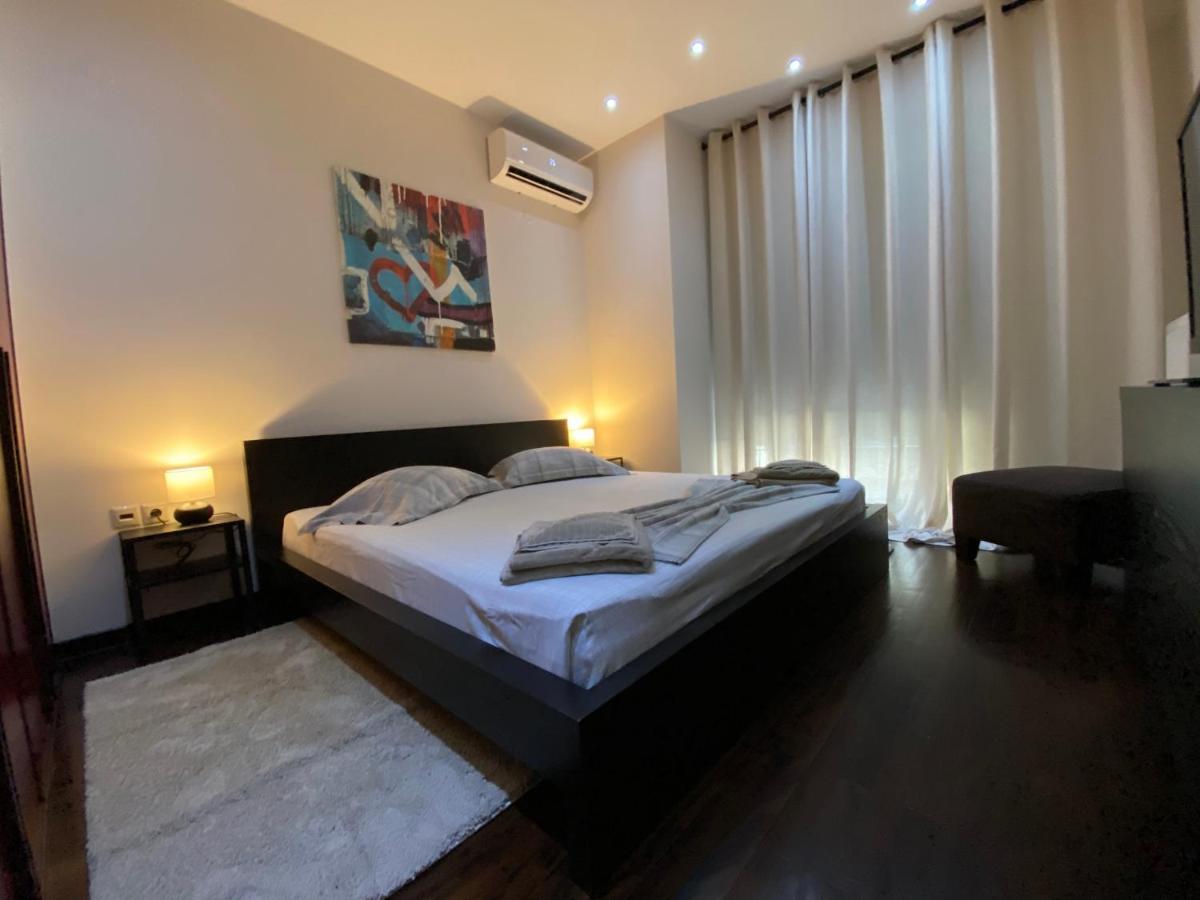 Luxury & Apartment